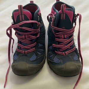 Kids Merrill hiking boot size 2
